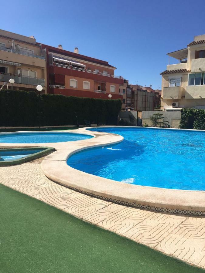 Isla Verde Apartment تورّيفيِخا المظهر الخارجي الصورة